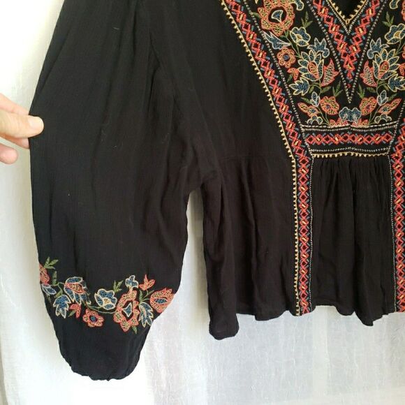 American Eagle Top Black Bell Sleeve Floral Embroidered Boho Gauzy Peasant Sz XL - Picture 3 of 8